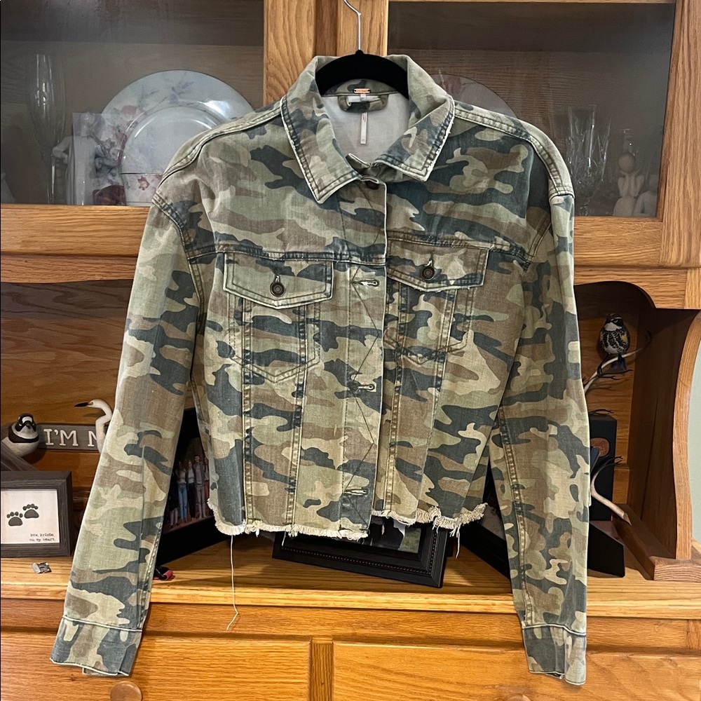 Free People Camo Cropped Denim Jacket - Olive Green Mix